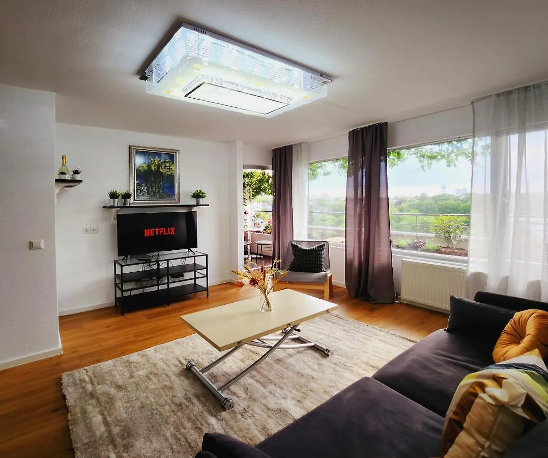Ganzewohnung/Ausblick/Pool/Sauna Stuttgart 0*,